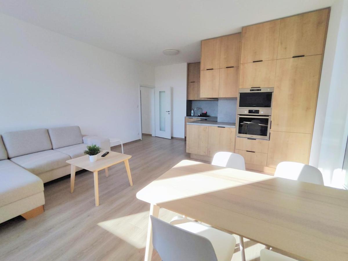 Schanz - Quietly Oriented - Private Parking - Balcony Bratislava Esterno foto